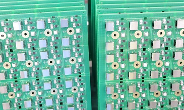 IC 基板和中介层 PCB